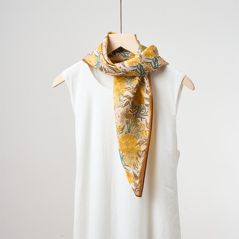 New light and breathable 61 * 61cm small square scarf yellow small daisy print sweet and cute women's silk scarf