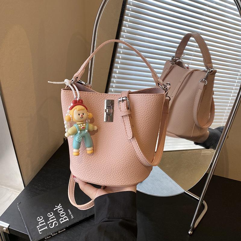 Small Bag Women's Summer New Versatile Niche Design Messenger Bag Bucket Shoulder Bag