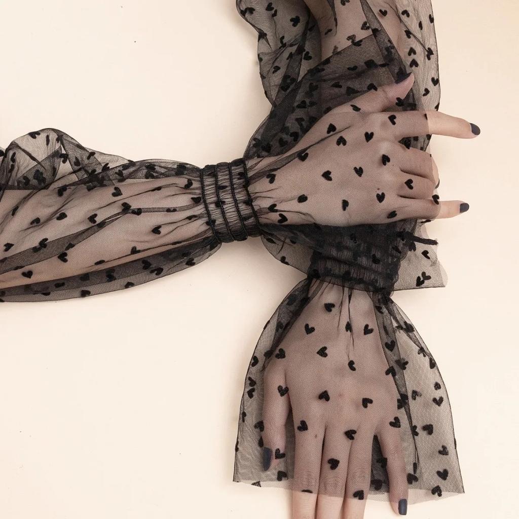 A Pair of Summer Lace Sunscreen Mesh Sleeves, Love Dots, Popular Speaker Sleeves, Sunscreen Love Dots Gloves