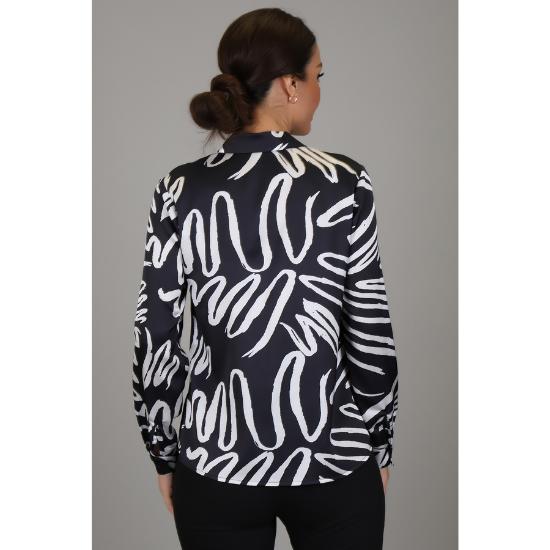 Damska koszula z długim rękawem z lycry satynowej we wzory w kolorze czarno-białym DK 1001