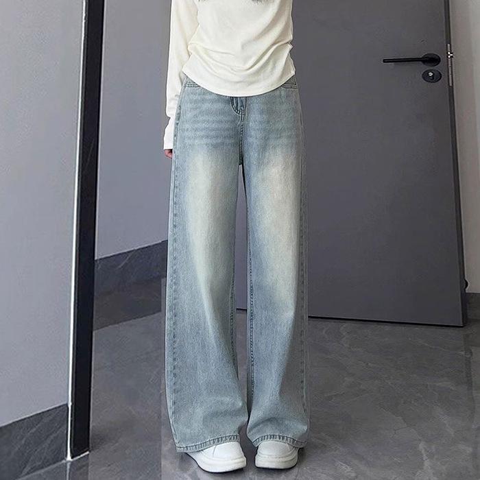 

Джинсы женские светлого цвета с высокой посадкой и широкими штанинами - Большой размер, свободный крой, прямые штанины, стройнящие фигуру типа груша , осенняя коллекция. M светло-синий