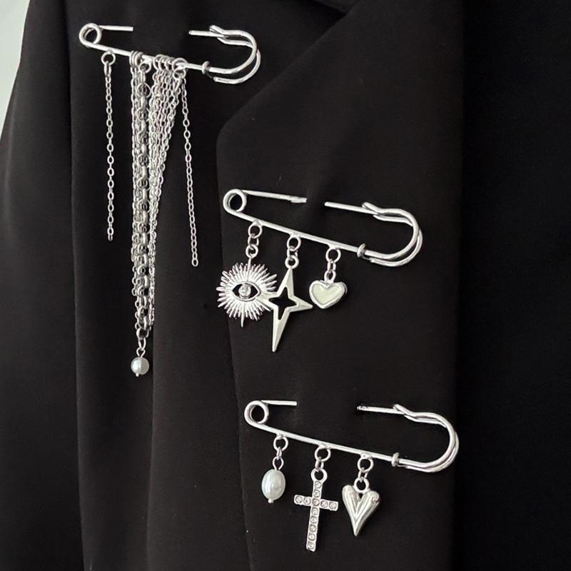 Elegant Brooch Pin Featuring Tassels and Chain Detail Decorated by Imitation Pearls for Personalizing Garments