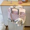 Lehká cestovní taška pro maminky ve tvaru srdce, velkokapacitní crossbody taška přes rameno s průvlekem na držadlo kufru.