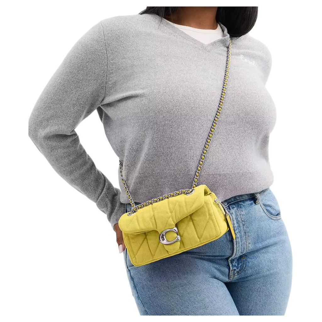 Coach Sac à Bandoulière Matelassé en Jean Tabby 20 Logo Classique Petit Sac d'Épaule pour Femme Jaune Clair CBG33-LHY2C
