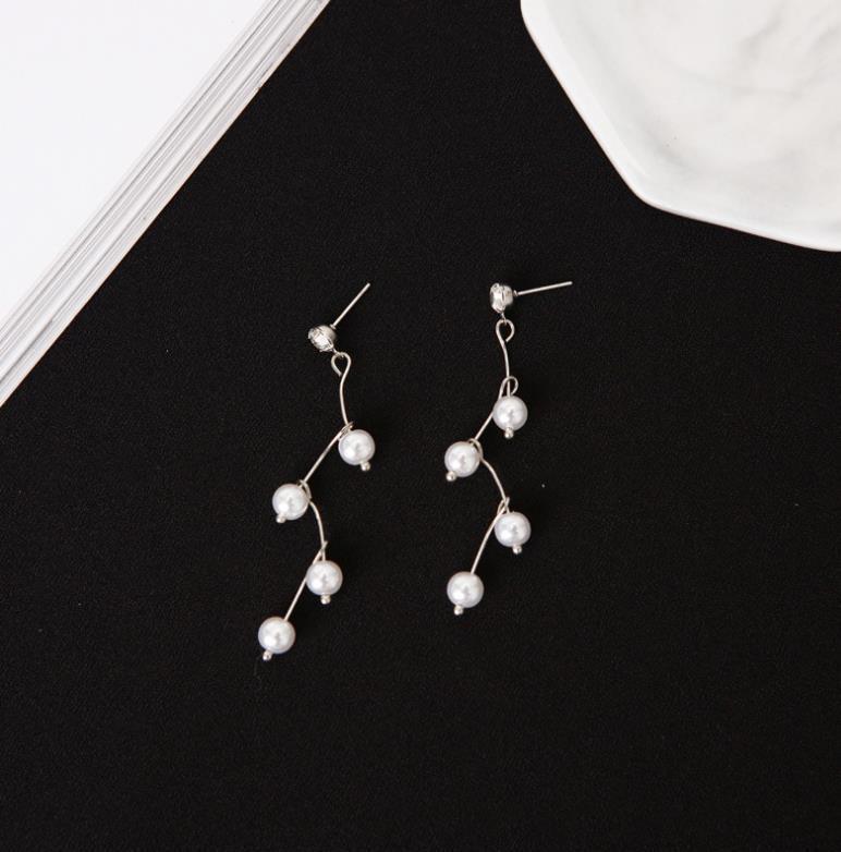 Korean Version Of The Simple Wild Black Crystal Short Clavicle Chain Female Jewelry Beaded Necklaces & Pendants
