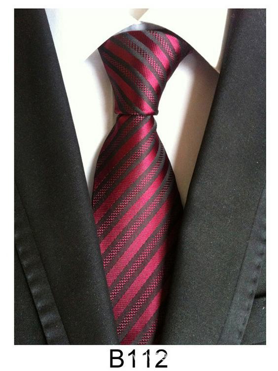 Cravate homme en soie et polyester faite main – Décontractée, formelle ou professionnelle