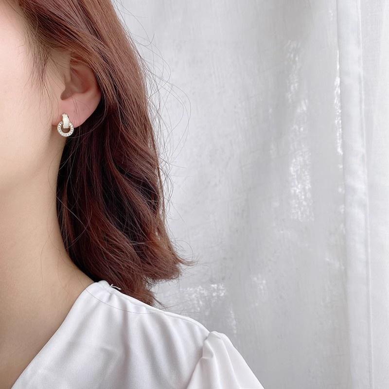 Korean White Drip Oil Circular Stud Earrings for Women Exquisite Sparkling Crystal Geometric Round Earrings Party Jewelry Gifts