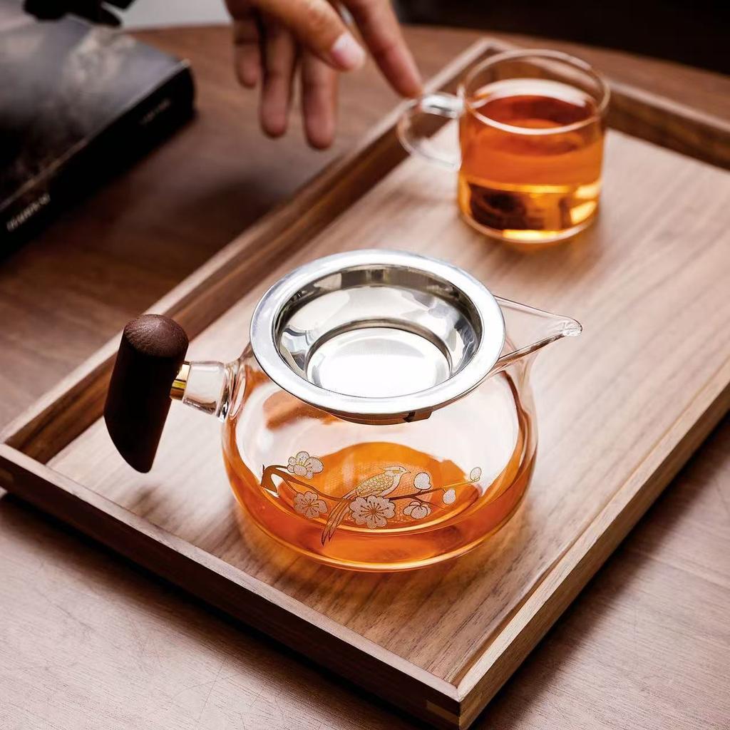 Premium Heat-Resistant Glass Gongfu Tea Pitcher with Side Handle and Koi Fish Strainer, Tea Brewing Set, Tea Ceremony Accessory