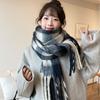 New Christmas Plaid Scarf, High-end Women's Warmth, New Retro Fringed Women's Scarf Shawl