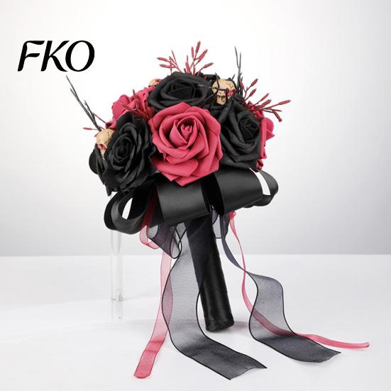 Bouquet di Fiori di Halloween Bouquet da Sposa Gotico, Fiori Artificiali Rosa Nero Rosso con Nastro Degradato con Mano Scheletrica Zucca Teschio per