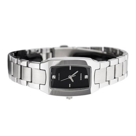 Montre à Quartz Standard Casio Expédiée Internationalement Femme (LTP-1165A-1C2) -