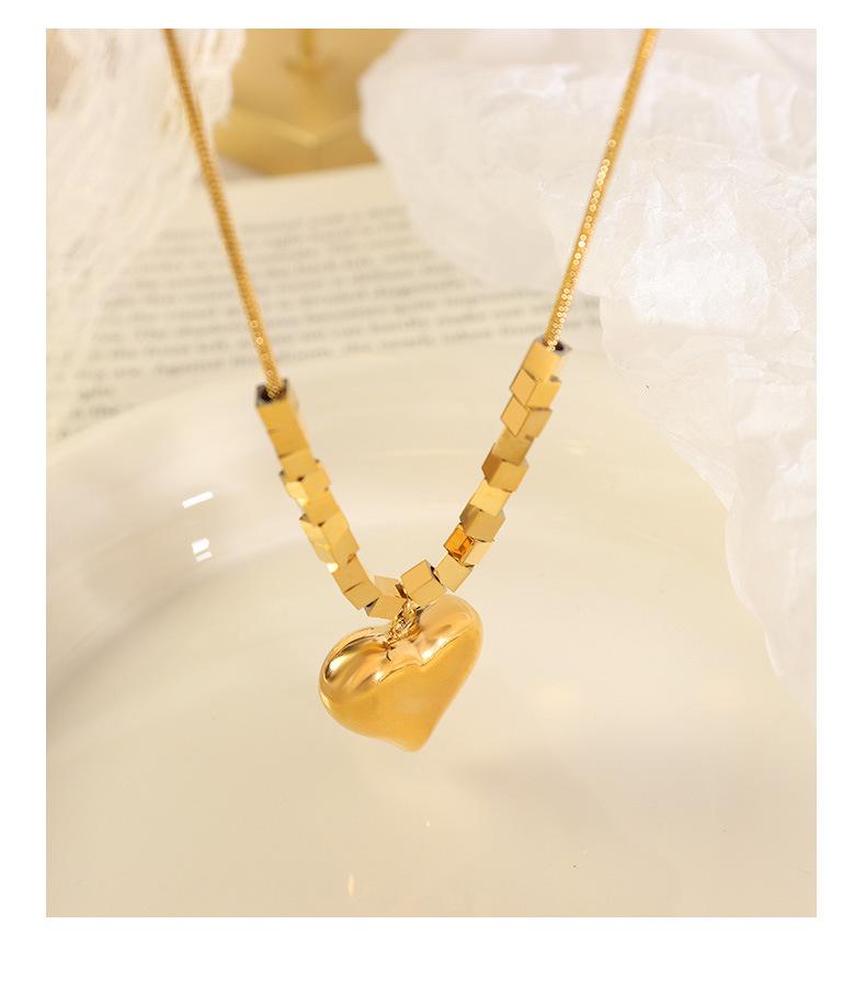 Korean Trendy Love Heart Snake Bone Chain Women's Non-Fading Versatile Peach Heart Pendant Necklace