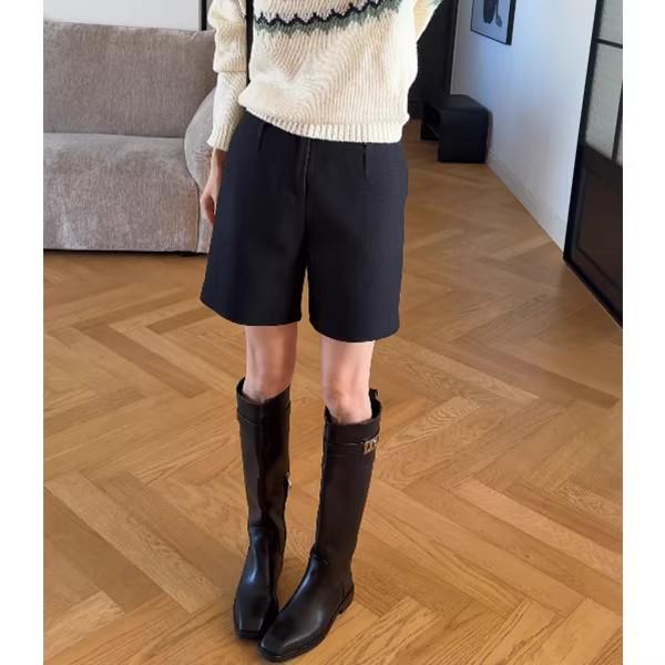 Pre-Sale Stylish Woolen Mid-Length A-Line Winter Shorts for Women