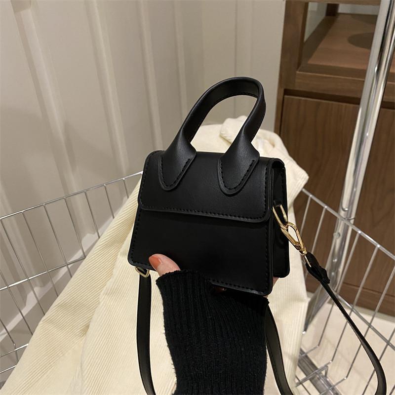 Chic Street Style Women's Handbag 2024 New Collection Fashionable Shoulder Bag Crossbody Bag