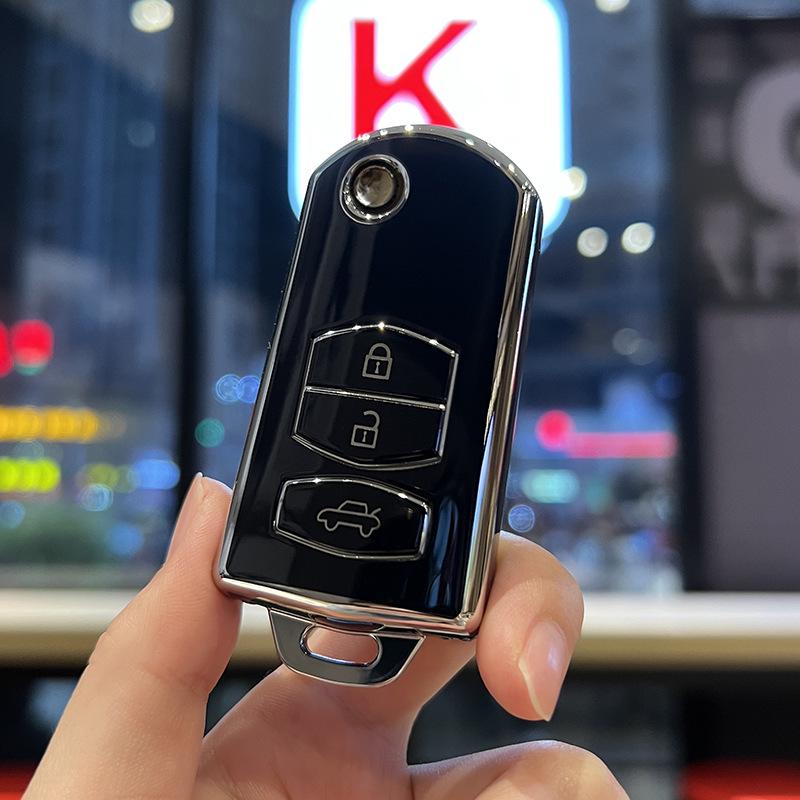 Mazda 3 Axela Key Cover: Premium Case with Stylish Buckle