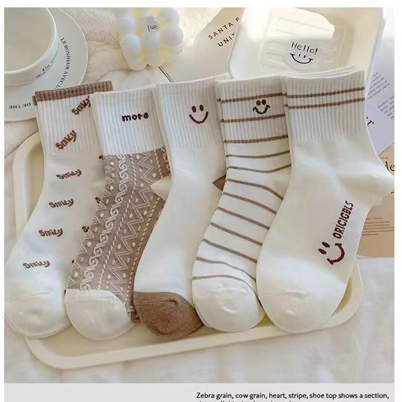 5 Pairs of Black and White Striped Mid-Calf Socks: Autumn/Winter Korean-Inspired Academy Style