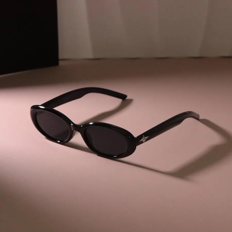 Casual Small Frame Oval Sunglasses Women Men Sun Glasses Female Mirror Colors Designer Brand Fashion Luxurious Eyewear