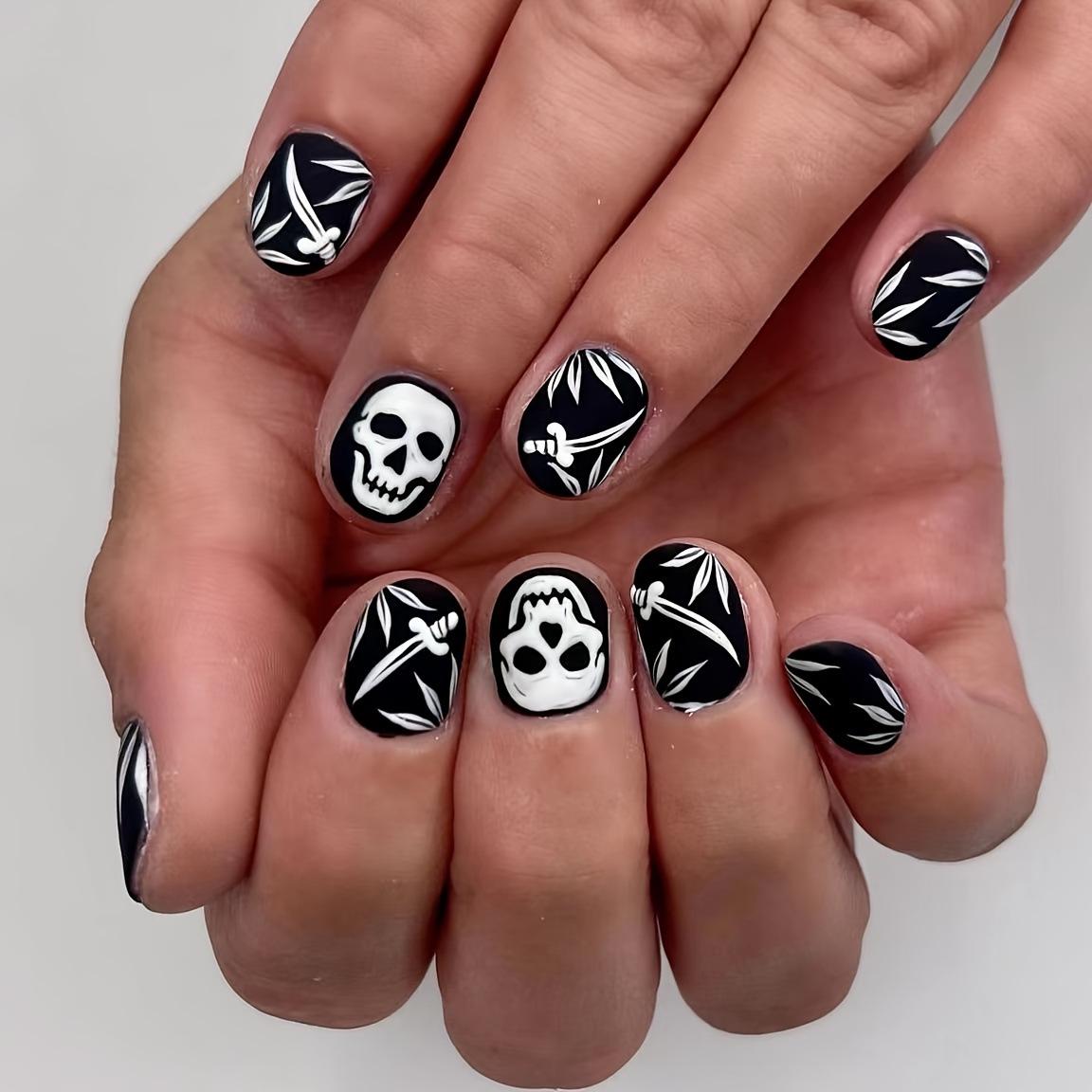 

Removable Halloween Skull Black & White Press-On Nails