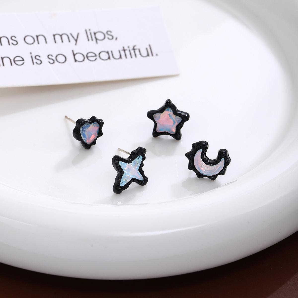 

Black And Blue Pink Stars, Moon Stud Earrings, Light Luxury In Autumn And Winter, High-End Sense Of Love, Sweet And Cool Temperament Earrings