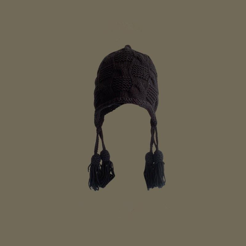 

Knitted Winter Hat For Women With Fur Ear Flaps And Tassel Design For Cold Weather Comfort чёрный
