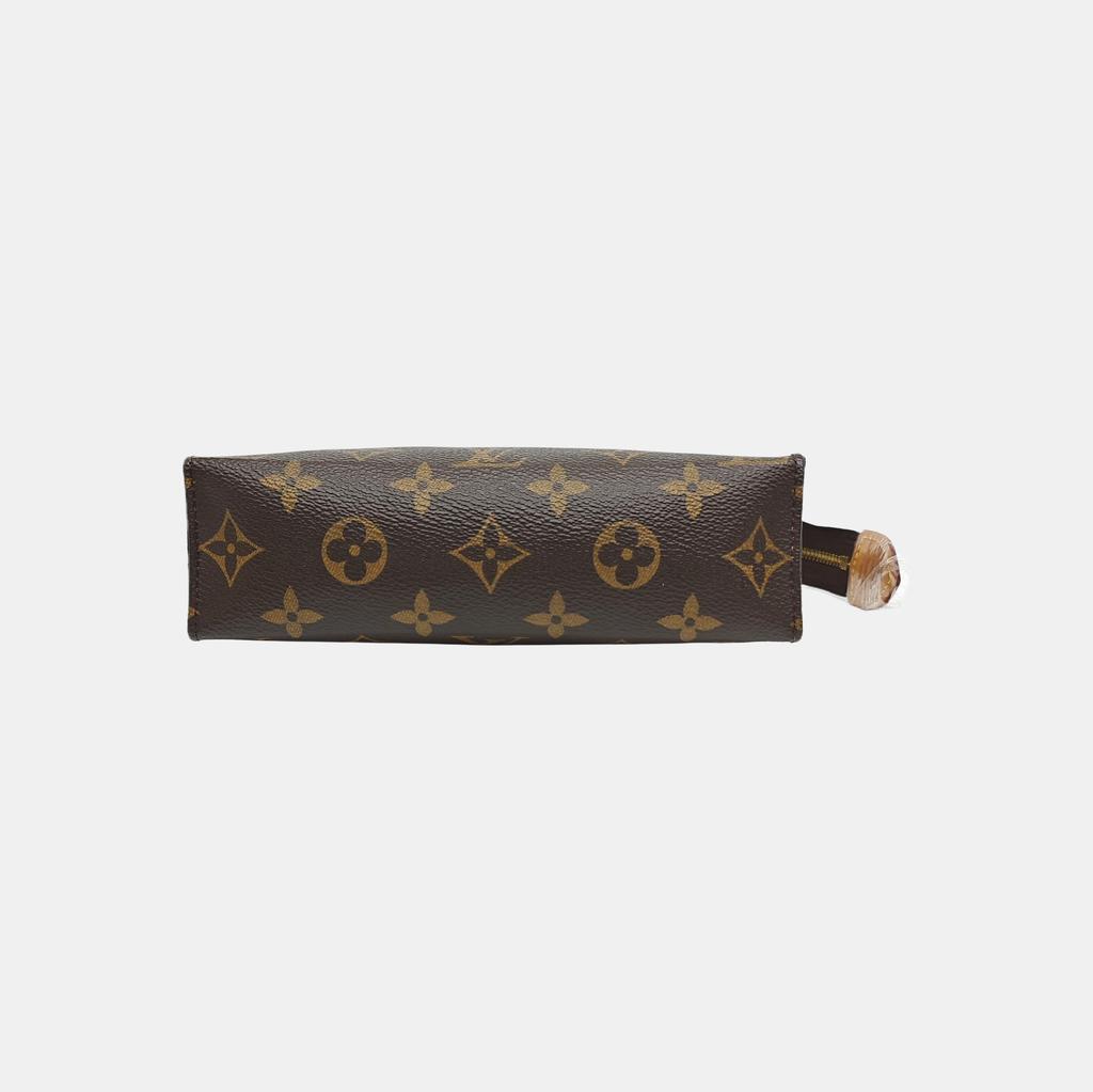 [Pre-Owned] Poche Toilette 19 Classic Monogram Versatile Portable Canvas Toiletry Bag Clutch - Very Good #1CJC5K2