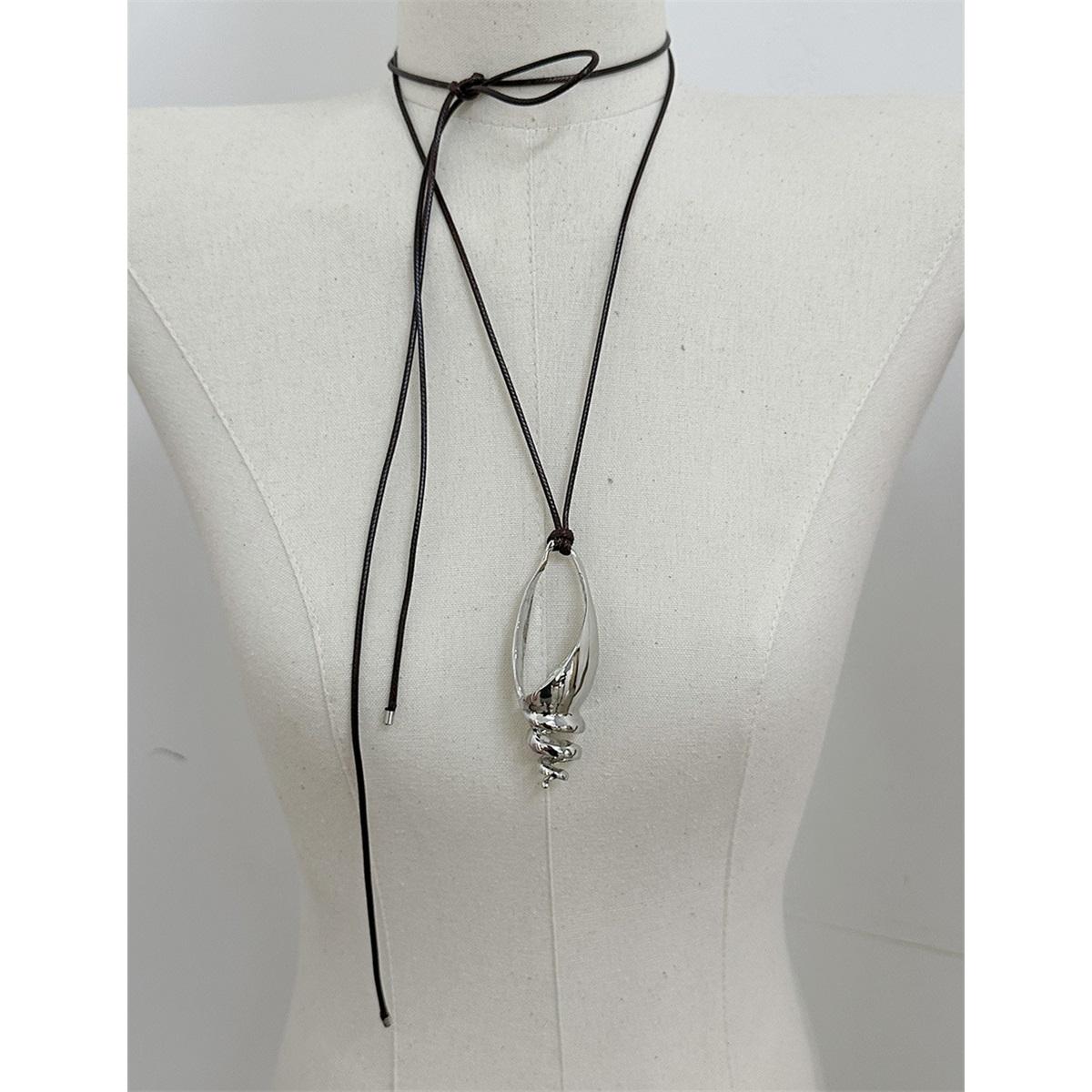 

Tooxika Світла Розкіш Металевий Кулон у Формі Мушлі Шкіряний Ремінець Шнурок Намисто Хонгконгський Стиль Шик Довгі Намисто Аксесуари срібний