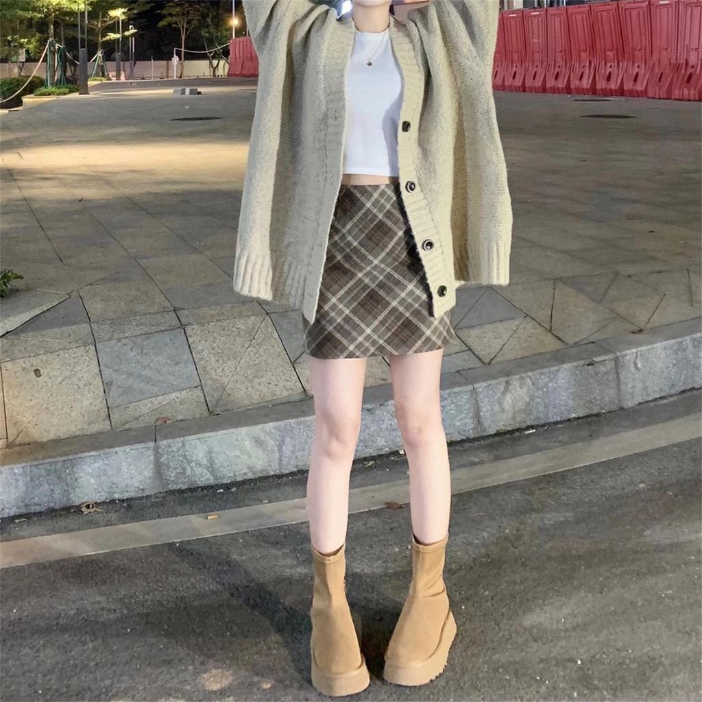Plaid Woolen Plus Size High-Waisted A-Line Skirt for Women - Slimming Versatile Short Skirt for Spring and Autumn (Coffee Color)