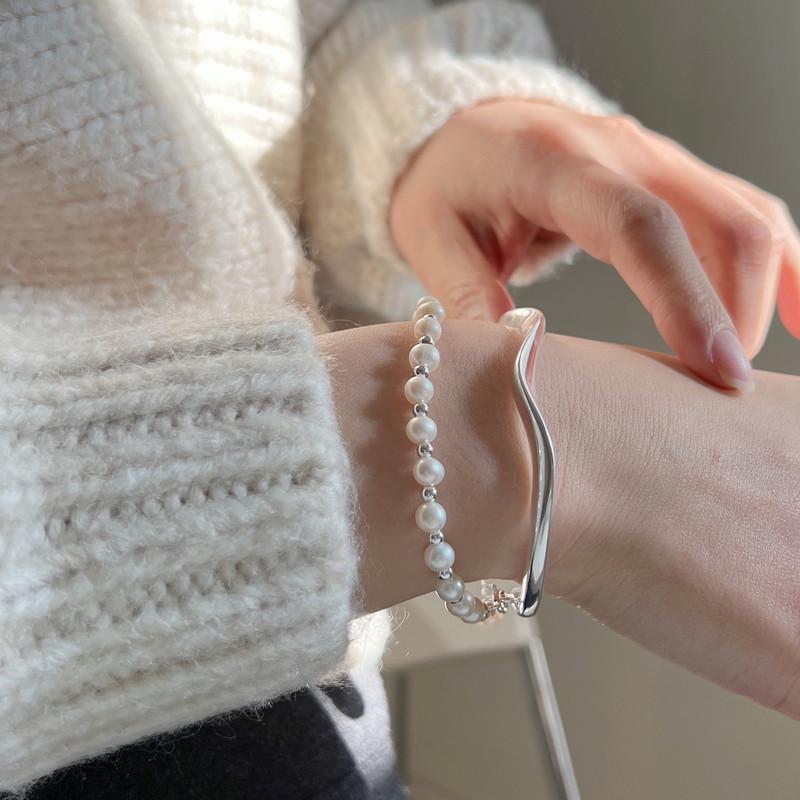 Korean Style Double Layer Pearl Wave Bracelet for Women - Elegant Geometric Design
