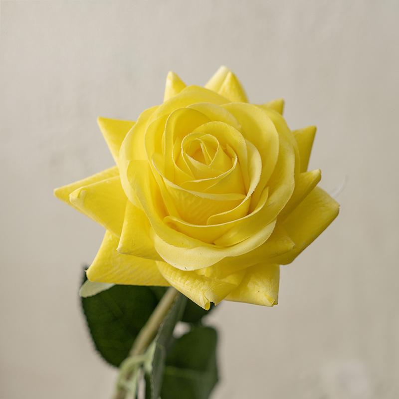 Roses Artificielles Réalistes, Rose en Soie à Sensation de Peau Hydratante, Décoration Intérieure Style Ins, Bouquet de Mariage Cadeau
