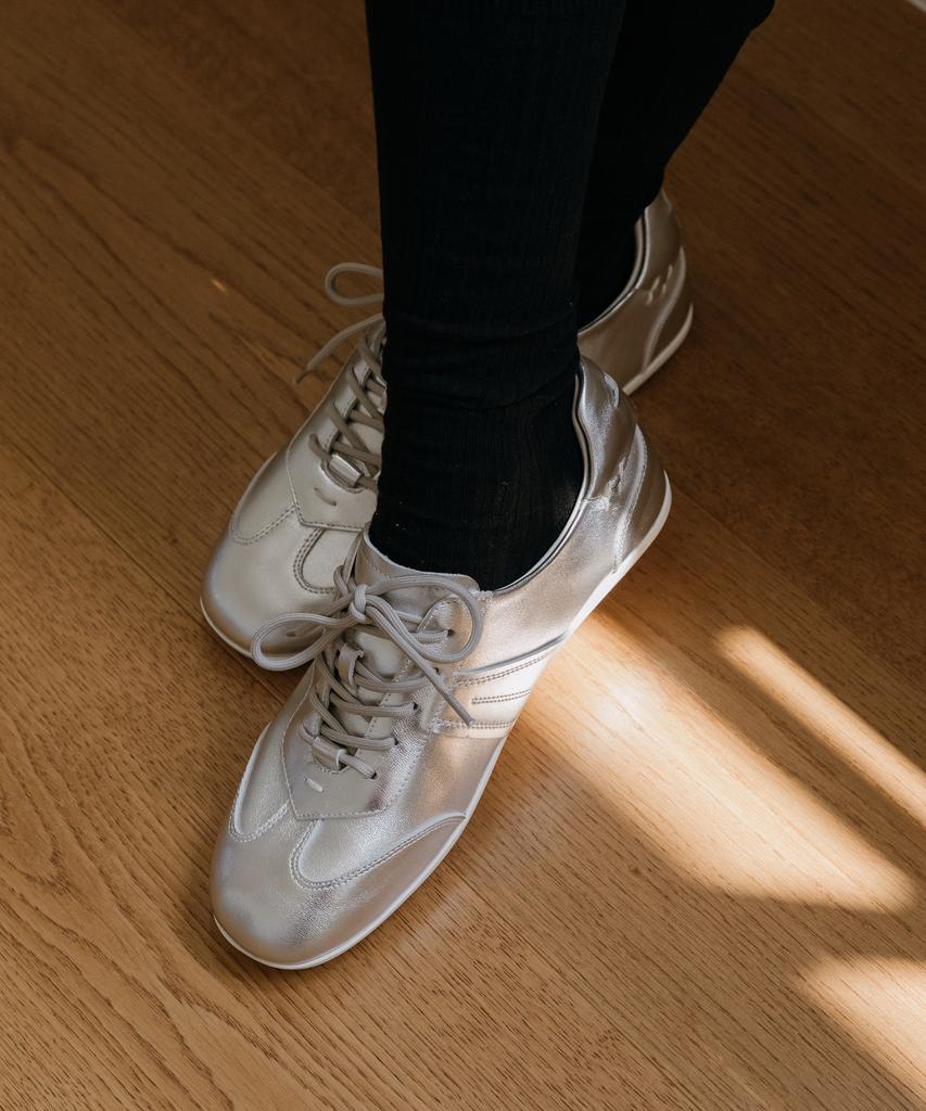 Wettia Lambskin De Murre Lace-Up Flat Sneakers 58101
