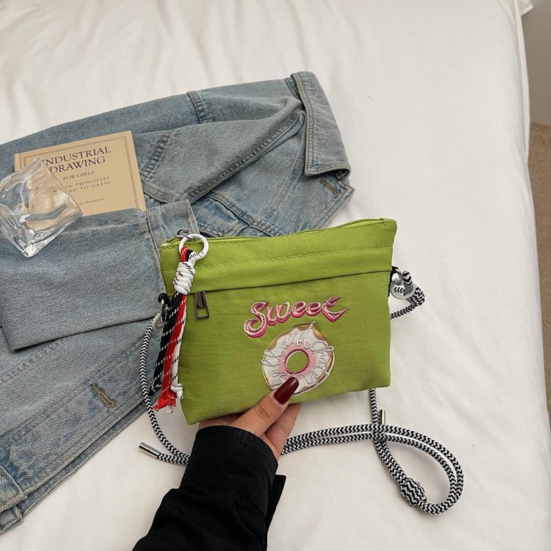 

Donut embroidery craft bag women s fashion shoulder messenger bag lightweight versatile commuter mobile phone bag зелений