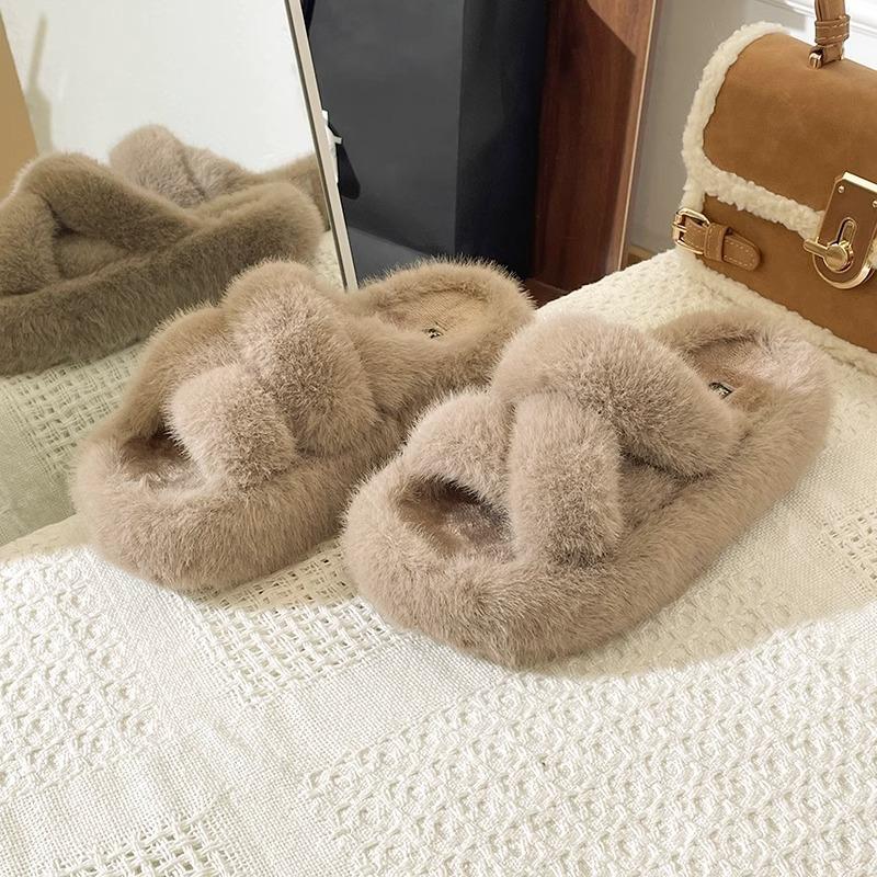 Popular Fluffy Slippers Women's Outer Wear 2025 New Autumn and Winter Cotton Shoes Go Out with Comfortable Thick Soles, Plush Fluffy Cotton Tows