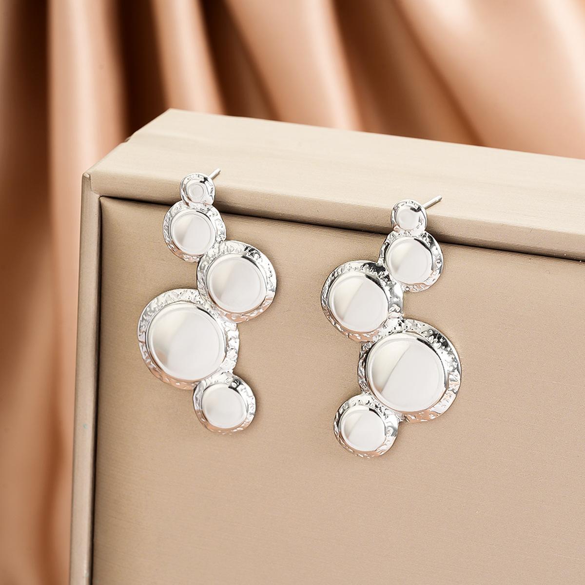 

Bohemian Metal Stud Earrings for Women s Round Irregular Flower Earrings Elegant Luxury Fashion Vacation Party Jewelry Gifts