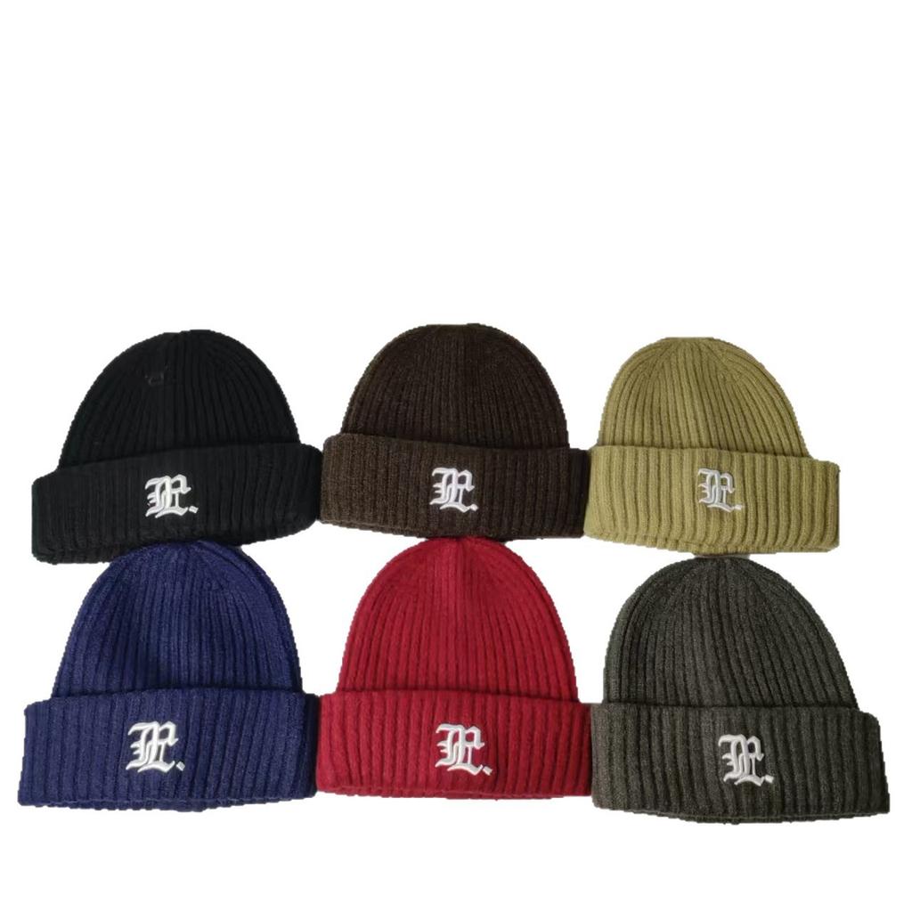 Cappello di lana più venduto alfabeto autunno e inverno cappello freddo uomo e donna coppie cappello lavorato a maglia caldo ispessito protezione orecchie semplice