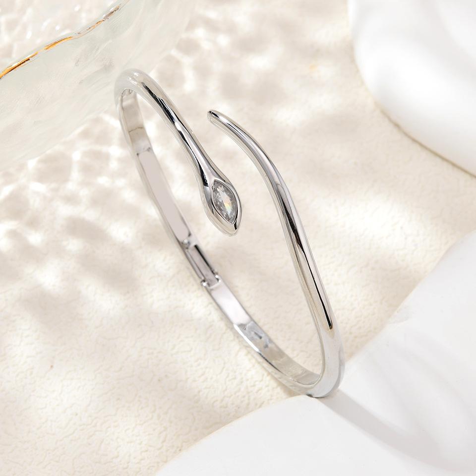 Curved Zircon Geometric Buckle Light Luxury High-end Temperament Versatile Women's Bracelet