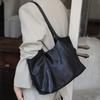 Autumn and Winter New Oil Wax Leather Large-capacity Tote Bag, Korean High-end Commuting To Work Single Shoulder Underarm Women's Bag