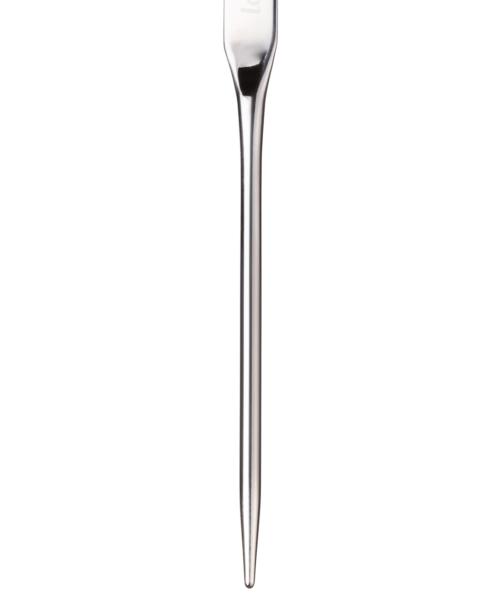 Ultra-slim, ultra-close fit, smooth skin, premium spatula