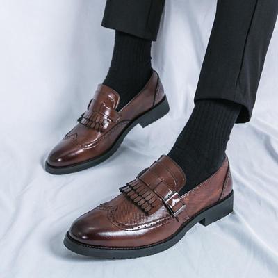 Men's Plus Size Tassel Pointed Toe Leather Shoes - British Style for Formal, Business Casual, or Wedding.