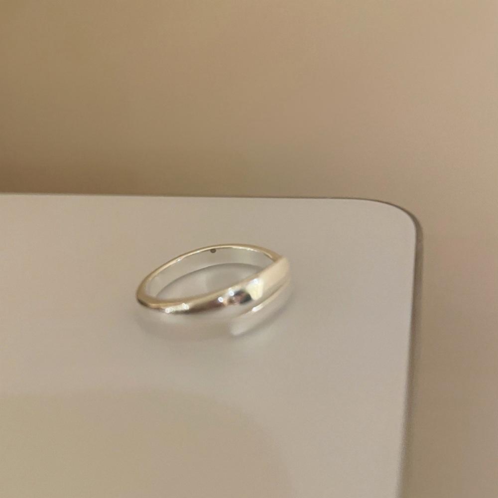 Retro S plain ring, non-fading light luxury index finger ring, open ring.