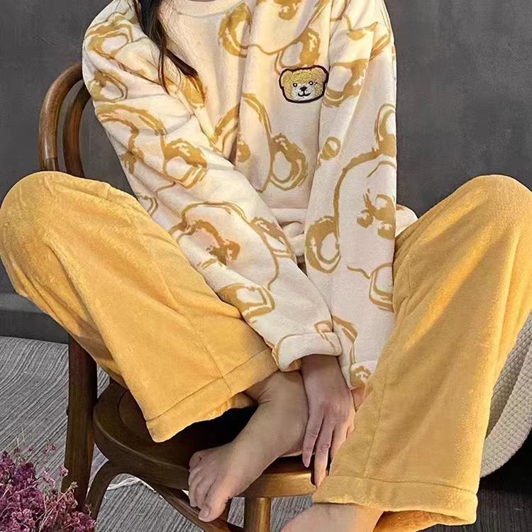 

Жіноча товста фланелева піжама: Затишний осінньо-зимовий набір з коралового флісу з оптовою знижкою XL [115-125 catties]