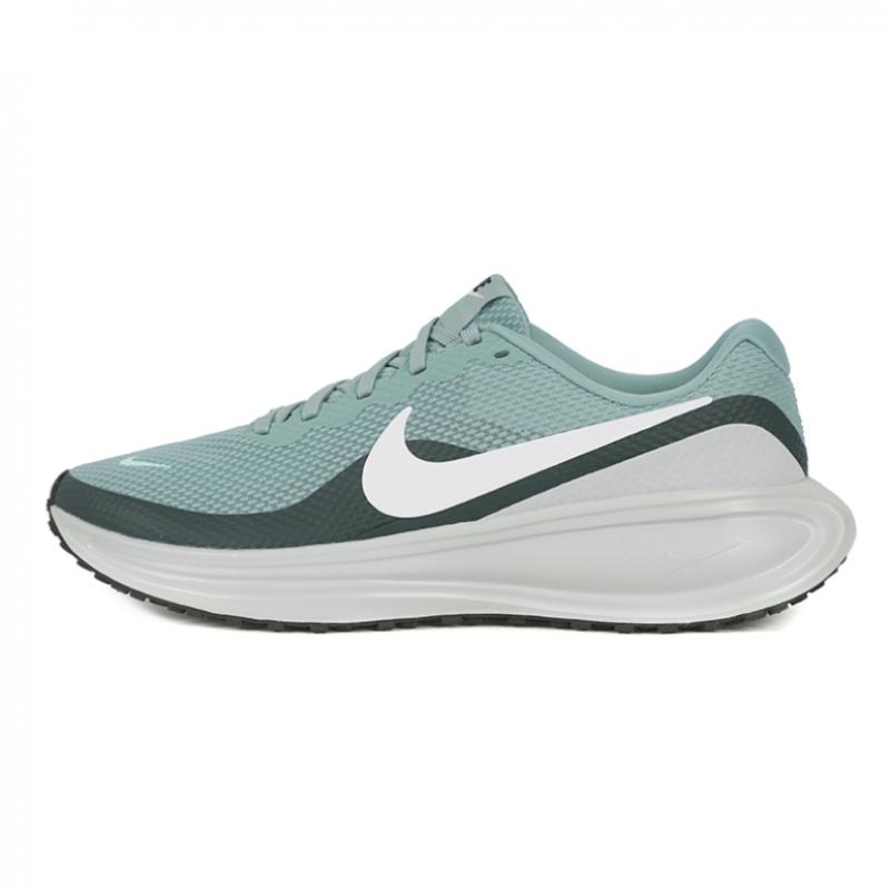 Nike Revolution 8
