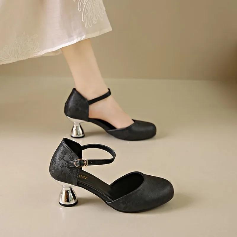 Spring New Fashion Headband Sexy Shallow Mouth Buckle Casual Round Heels Women's Large Elegant and Elegant High Heels 35-43