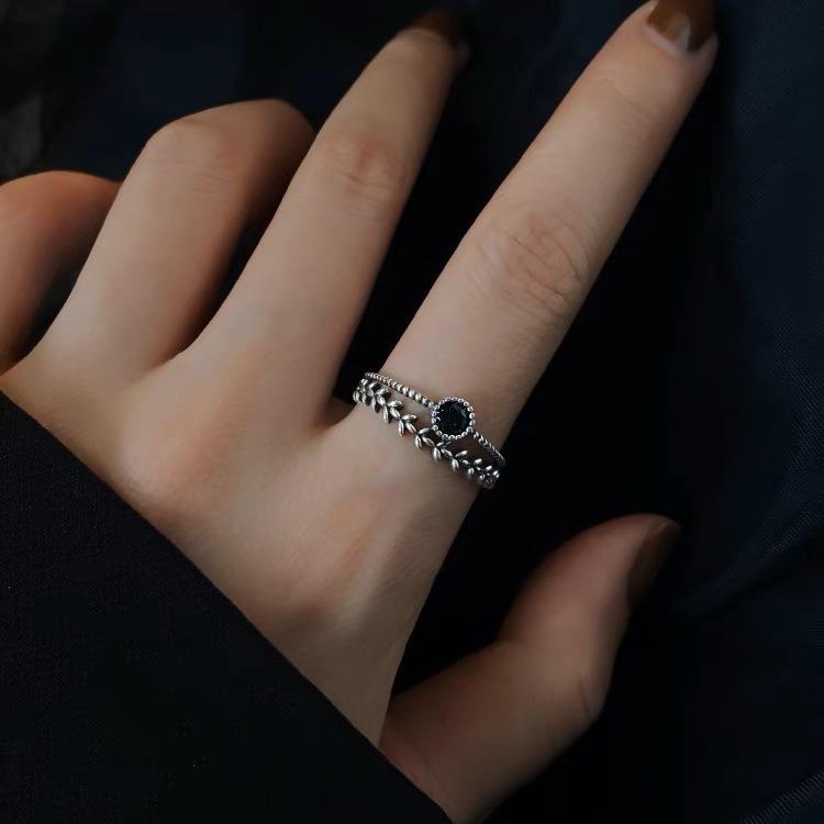 Silver-Black Zircon Index Finger Ring for Women: Niche Design, Fashionable, Colorfast