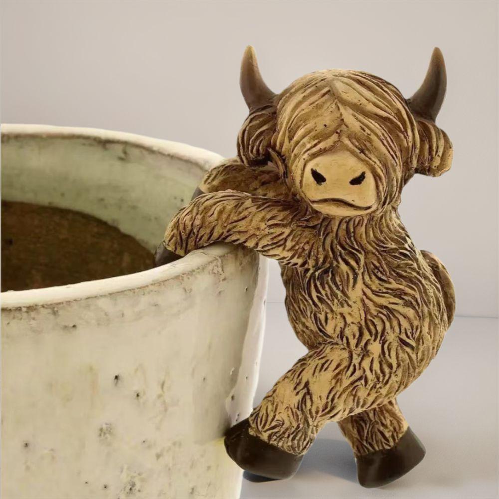 Rural Highland Cow Figurine Cartoon Cute Climbing Cow Ornaments Handicraft Resin Crafts Farm Animal Statue Garden Courtyard