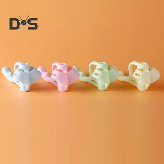 4Pcs Kids Pencil Holder Ergonomic Design Pen Corrector Pencils Practice Writing Silicone Finger Grips Pen Grip Aid