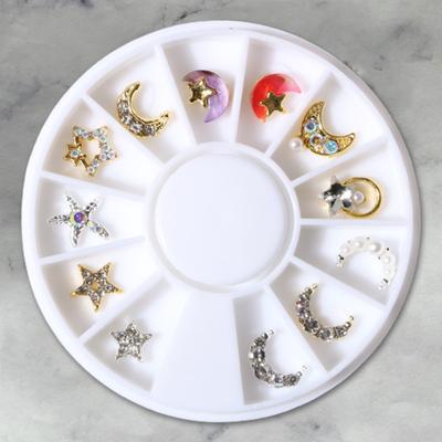 1 Schachtel Nageldekoration Glitzernde Oberfläche Kreative Form 3D Strasssteine Dekor Luxus DIY Nagelkunst