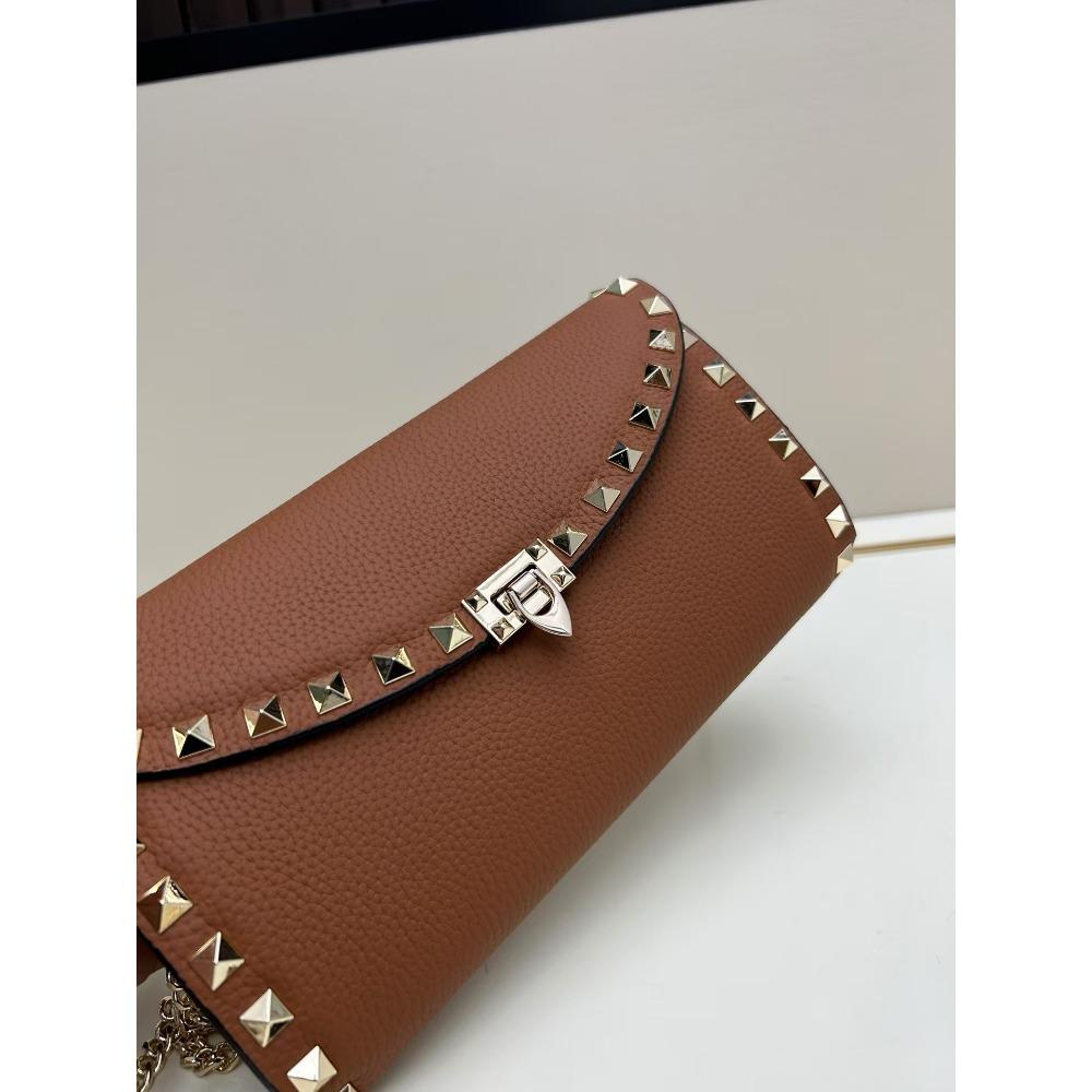 Trend zomer nieuw casual klinknagel klein vierkant tasje gepersonaliseerde schoudertas voor messenger mobiele telefoon tasje klein fris dames tasje groothandel