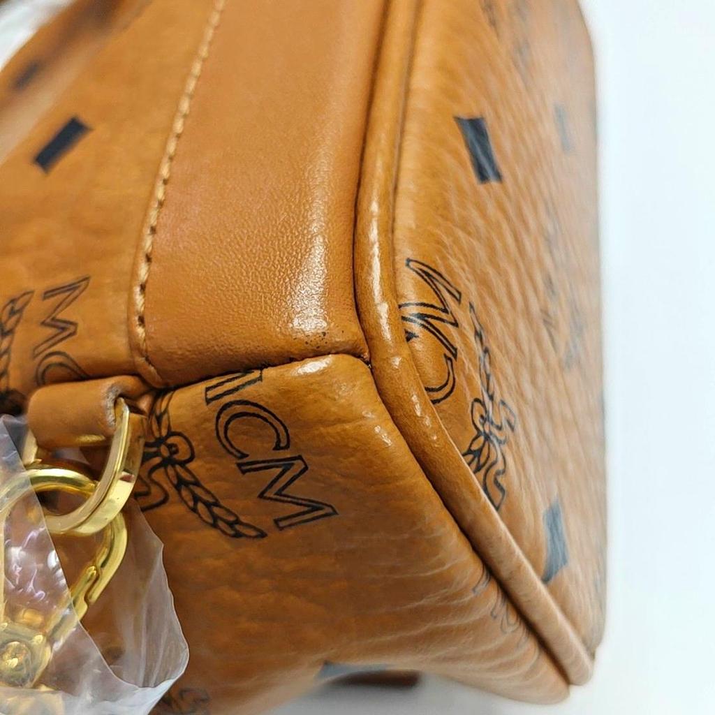 [Pre-Owned] Classic Allover Logo Studded Three-In-One Coated Canvas Shoulder Crossbody Backpack - Very Good #1IQOZOA