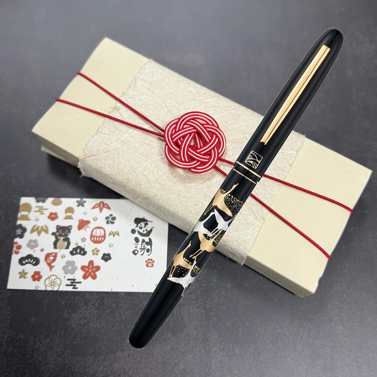 

Kuretake Fountain Brush Pen “Makie Monogatari – Tsuruju” Black (DU184-415)