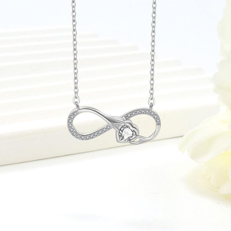 Mobius Strip Heart Necklace With Cubic Zirconia Diamonds Elegant Clavicle Chain For Women Fashion Simple Jewelry Gift